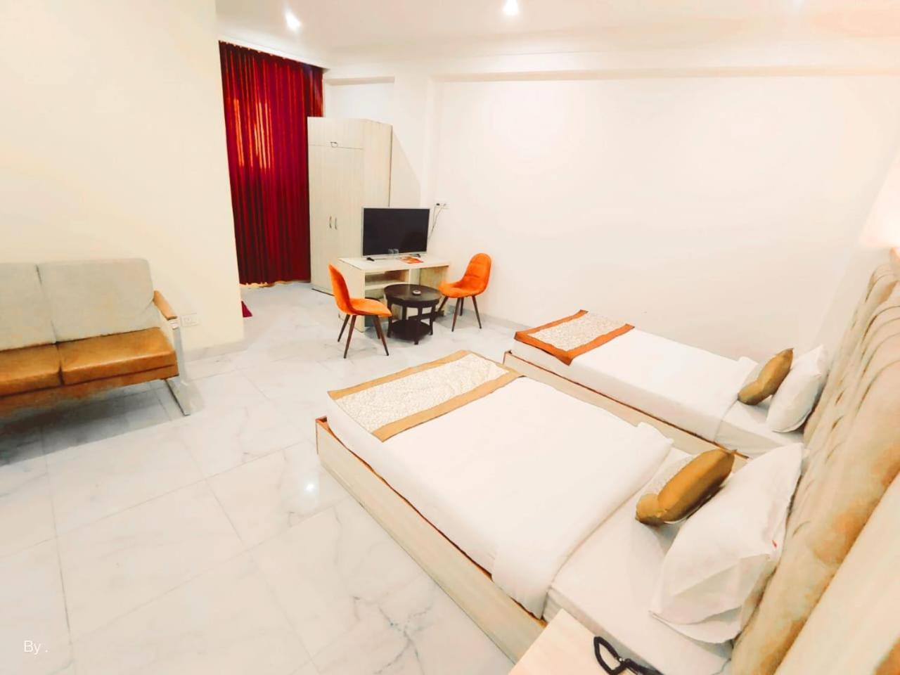 فندق The Almora Residency - Complimentary Airport Trasnfer نيودلهي المظهر الخارجي الصورة