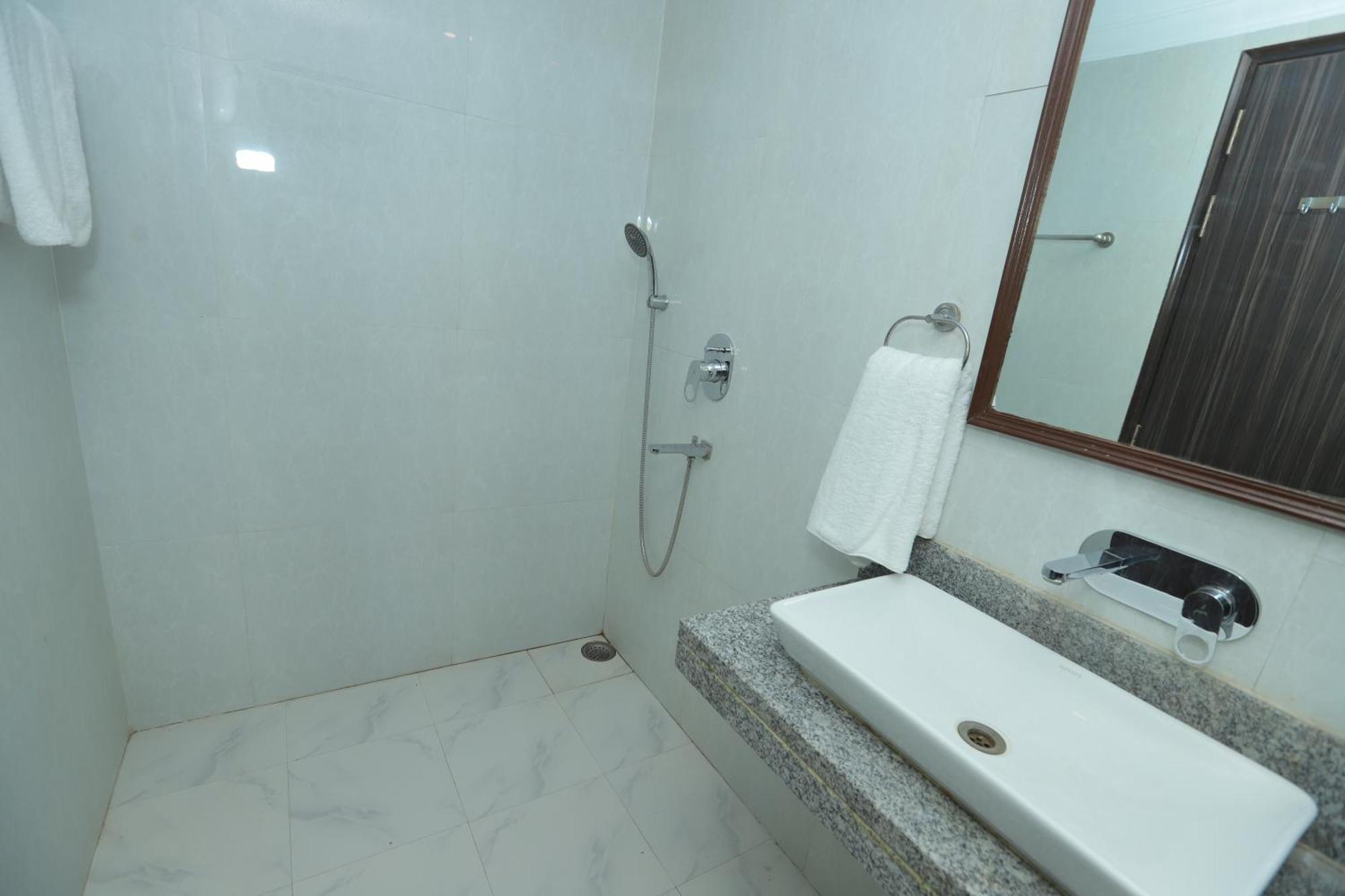 فندق The Almora Residency - Complimentary Airport Trasnfer نيودلهي المظهر الخارجي الصورة