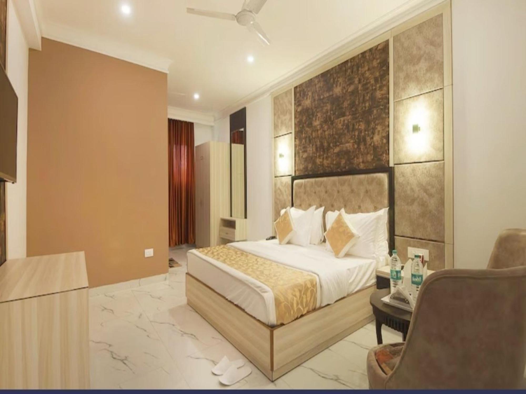 فندق The Almora Residency - Complimentary Airport Trasnfer نيودلهي المظهر الخارجي الصورة