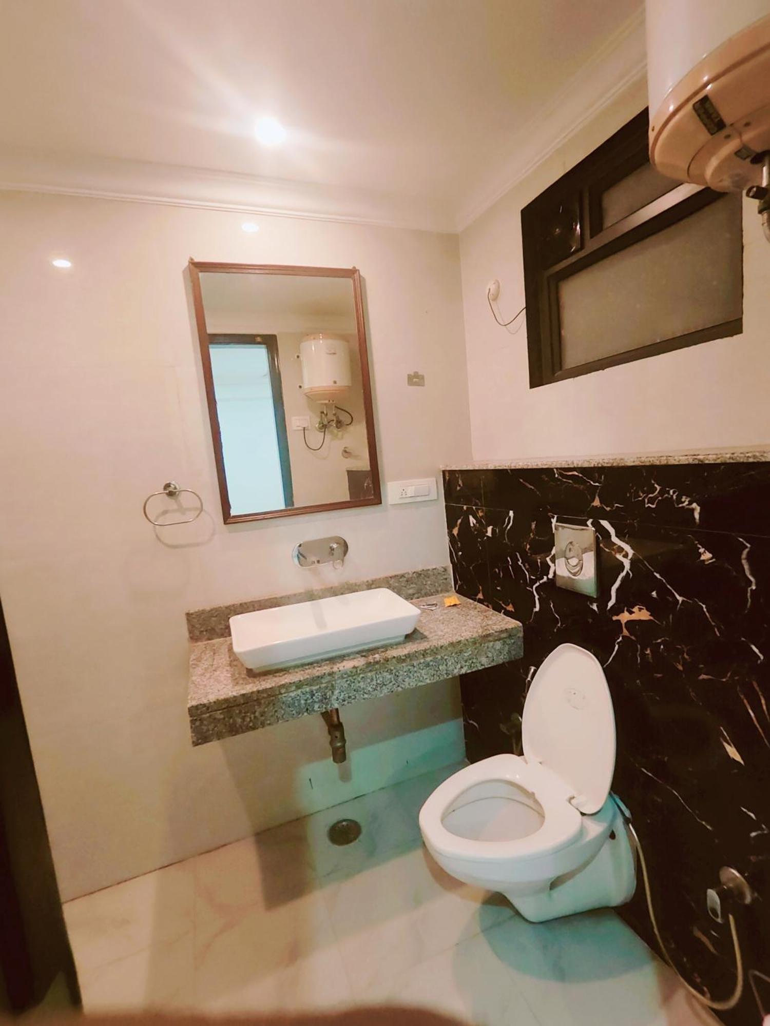 فندق The Almora Residency - Complimentary Airport Trasnfer نيودلهي المظهر الخارجي الصورة