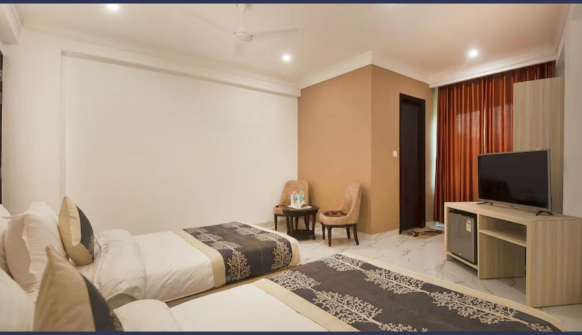 فندق The Almora Residency - Complimentary Airport Trasnfer نيودلهي الغرفة الصورة